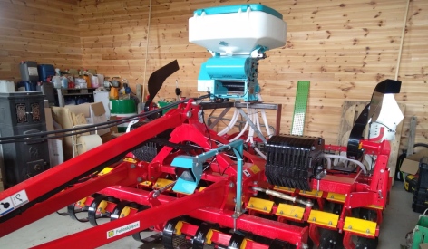 Yongxiang Seeder Is Equipped with The World-leading Swedish Company Väderstad's No-till Soil Tillage Implement in Norway