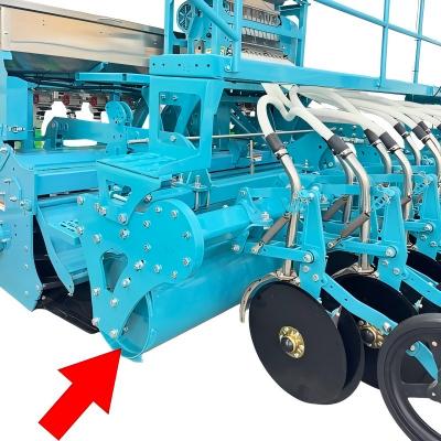 Compacting Roller Before the Seeding Units